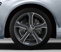 「アウディA4」にスポーティーな特別仕様車の画像