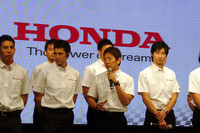 アメリカのインディカーから国内レースに舞い戻った武藤英紀。2011年シーズンは、2006年以来のSUPER GT返り咲きとなる。