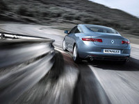 「ルノー・ラグナクーペ」をカンヌ映画祭とF1モナコグランプリで公開の画像