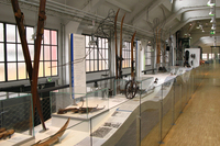 スキーやソリなども、間違いなく陸（雪）上の移動手段のひとつだ。