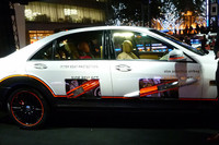 コンセプトカー「ESF 2009」のドア。側面衝突の危険をセンサーが検知すると、ガスにより構造物が膨張、安全性を高める（PRE-SAFE構造）。フロントドアは膨張後の状態。