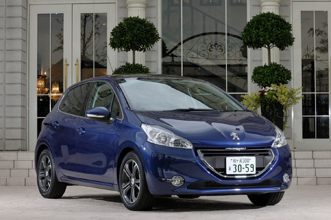 【スペック】208シエロ：全長×全幅×全高＝3960×1740×1470mm／ホイールベース＝2540mm／車重＝1180kg／駆動方式＝FF／1.6リッター直4DOHC16バルブ（120ps/6000rpm、16.3kgm/4250rpm）／価格＝240万円（テスト車＝同じ）
