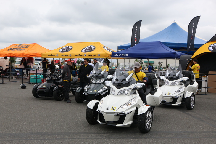 まずは「RT」に試乗する。最初は戸惑ったが、慣れるにつれて“風”を楽しめるようになった。