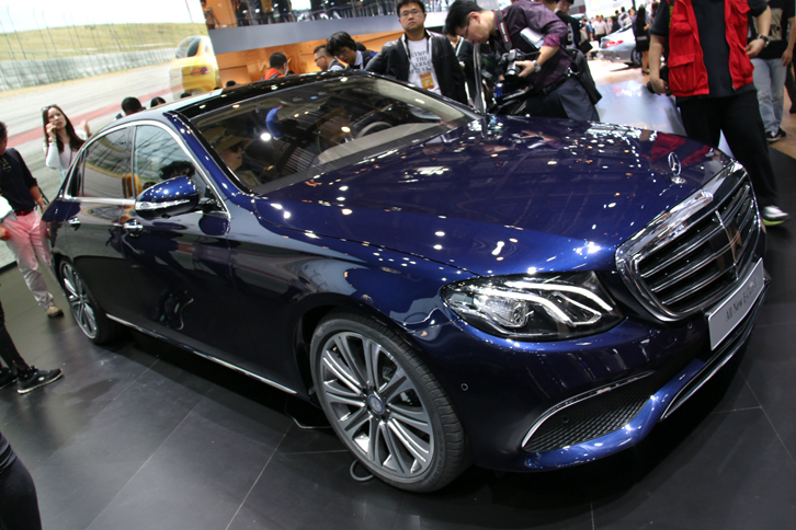 「メルセデス・ベンツEクラスL」。新型「Eクラス」にも中国専用のロングホイールベース仕様が。