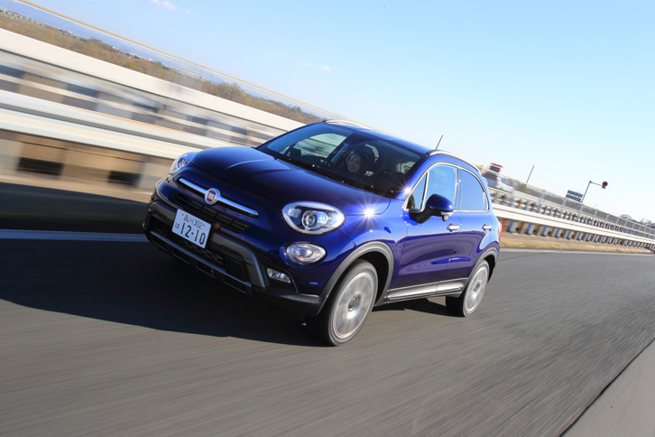 富ヶ谷の入口から首都高速に入り、まず目指すは軽井沢！　そこから日本ロマンチック街道を通って万座温泉を目指す。