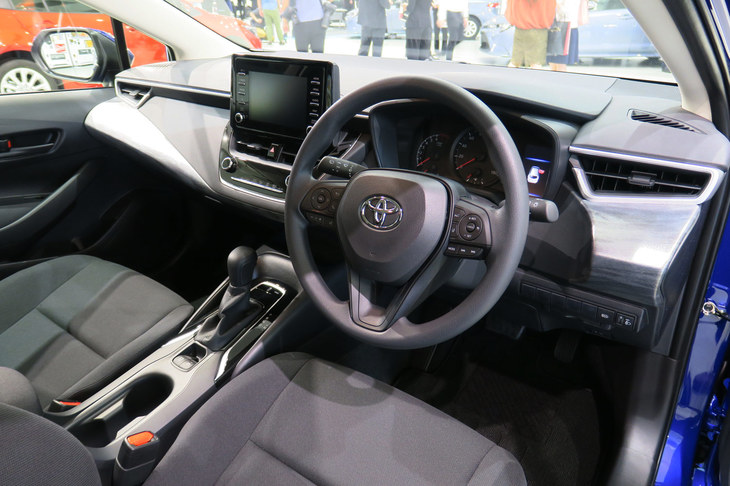 トヨタ・カローラ ツーリングG-X モデリスタ用品装着車（インストゥルメントパネルまわり）