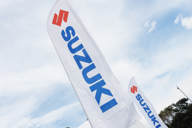 会場に誇らしげにはためくスズキののぼり。こういう製品を思いつき、形にするスズキのパワーは、本当にすごいと思う。