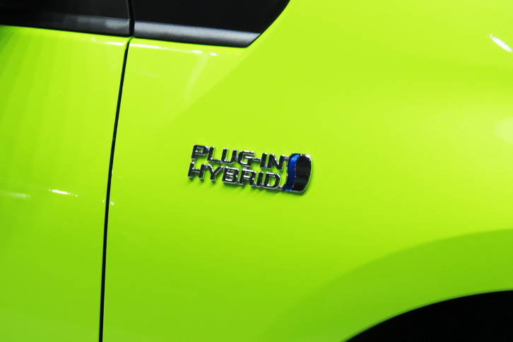 トヨタ・プリウスPHV（エンブレム）