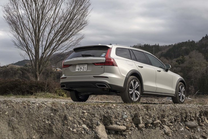 新型「ボルボV60クロスカントリー」は2019年4月に発売されたばかり。他の「60／90シリーズ」と同様、モジュラープラットフォーム「スケーラブル・プロダクト・アーキテクチャー」を採用している。