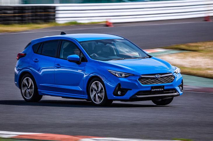 スバル・インプレッサ（クローズドコースでの走行シーン）
