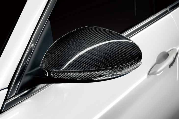 「ジュリア2.0ターボ スーパー モノクロームエディション」に採用されるカーボンエクステリアミラーハウジング。