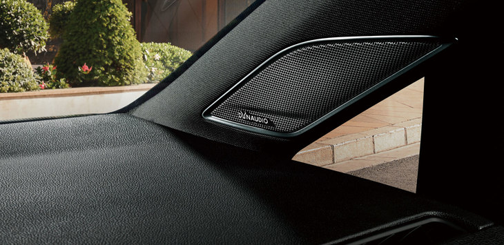 「ゴルフ」「ゴルフヴァリアント」の「TSIハイライン マイスター」には、Dynaudio社のプレミアムオーディオシステムがオプションで設定。「ゴルフ オールトラックTSI 4MOTIONマイスター」にもレザーシートとのセットオプションで用意される。