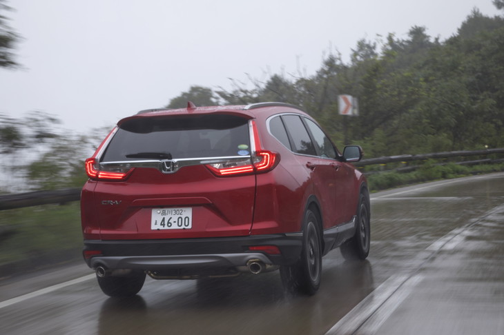 ワインディングロードでは、アクセルペダルの踏み込みに対してエンジン回転数だけが先行し、加速が遅れてもどかしい思いをするシーンもあった。