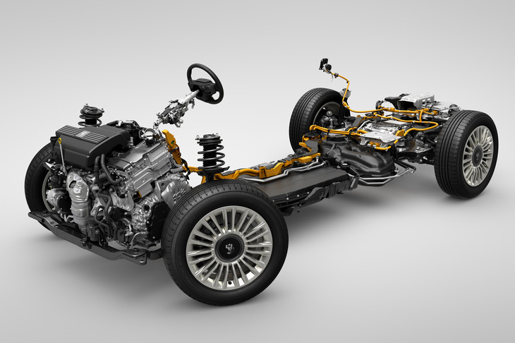 最高出力262PSの3.5リッターV6エンジンを核とする4WDのプラグインハイブリッドシステム「E-Fourアドバンスト」を搭載。