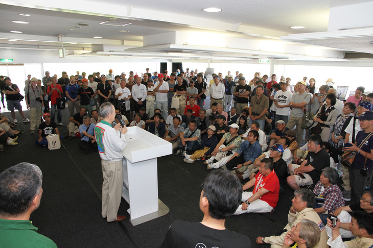 “リビングレジェンド”の貴重なトークに聞き入る参加者とギャラリー、そしてスタッフ。