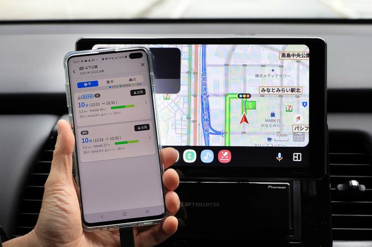 「COCCHi」では、スマートフォンのGoogleマップで検索した地点を、COCCHiの目的地として転送することができる。使い慣れたスマホとのスマートな連携も長所のひとつである。