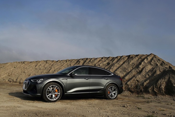 2020年9月17日に発売されたアウディ初の量産BEV「e-tronスポーツバック」を、早速テストしました。(photo：北畠主税)