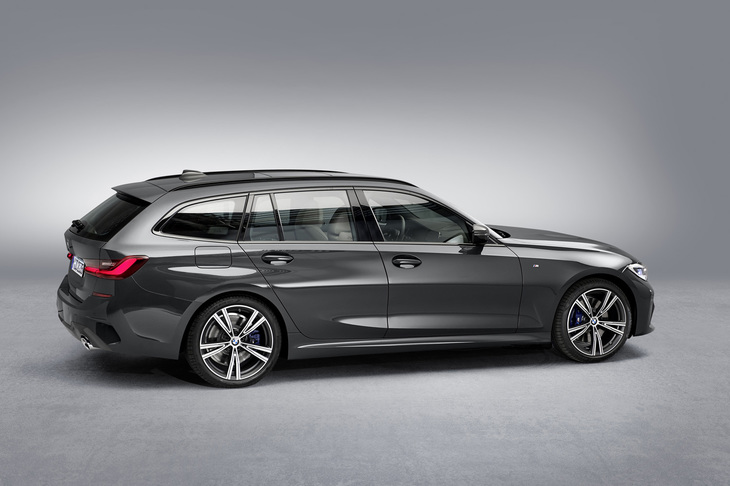 「3シリーズ ツーリング」のサイドビュー。今回登場の「318iツーリング」を含め、全9モデルのラインナップとなる。