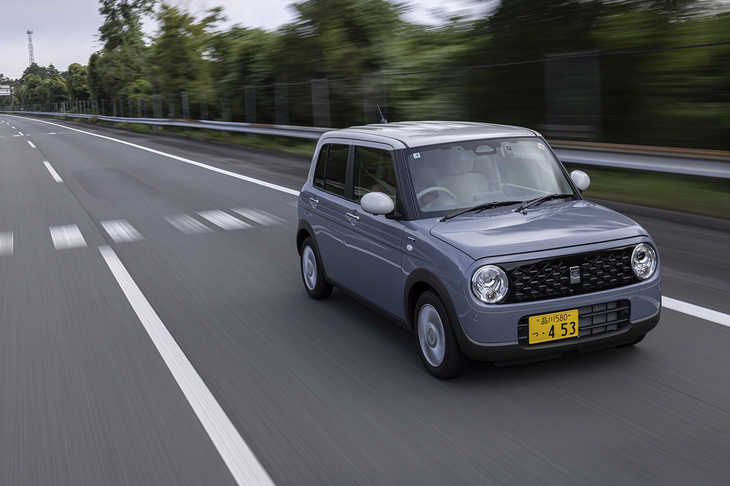 マイルドハイブリッド化によってWLTCモードの燃費が26.2km/リッターから27.3km/リッターへと向上した。