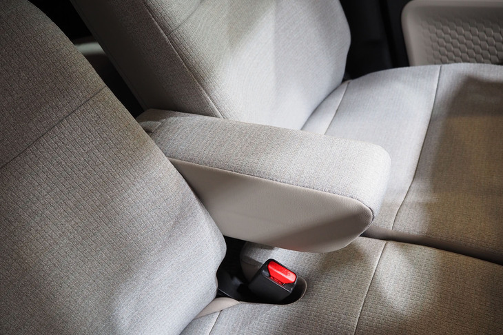 日産ルークス ハイウェイスター（フロントアームレスト）