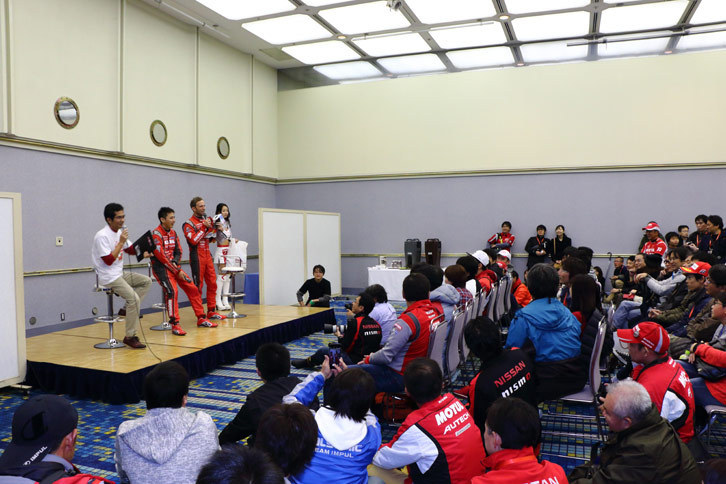 トークショーの後半では「PRAY FOR ITALY」と銘打ち、イタリア中部地震に対する寄付金プロジェクトの一環としてチャリティーオークションも実施。ここで集められたお金は、先の地震で甚大な被害を受けたイタリア・アマトリーチェの被災者支援や復興支援に使われる。