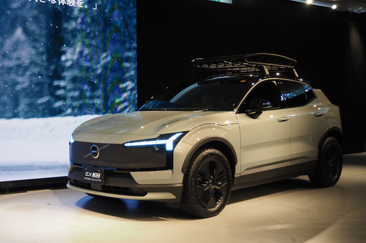 ボルボEX30クロスカントリー（用品装着車）