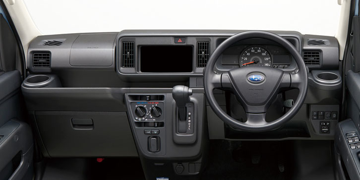 「サンバーバン」のインテリア。