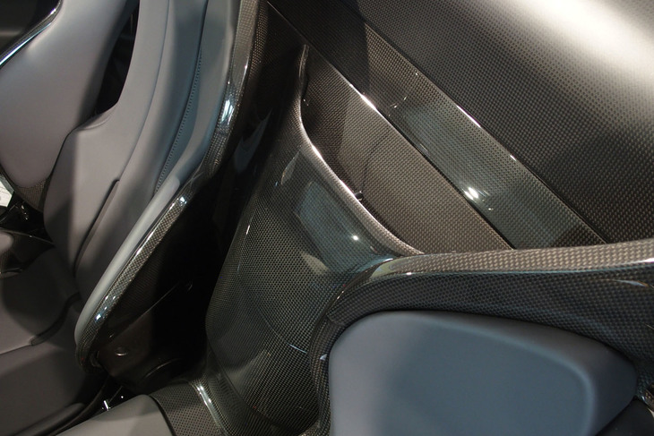 フェラーリSF90スパイダー（リアバルクヘッド）