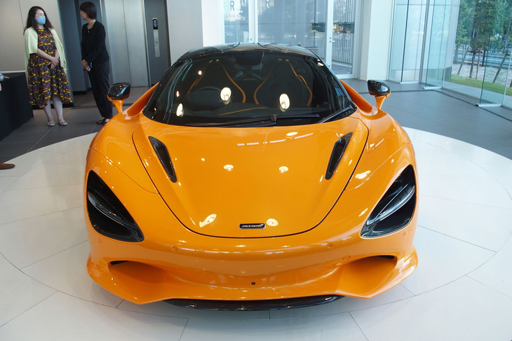 マクラーレン750S（フロントビュー）