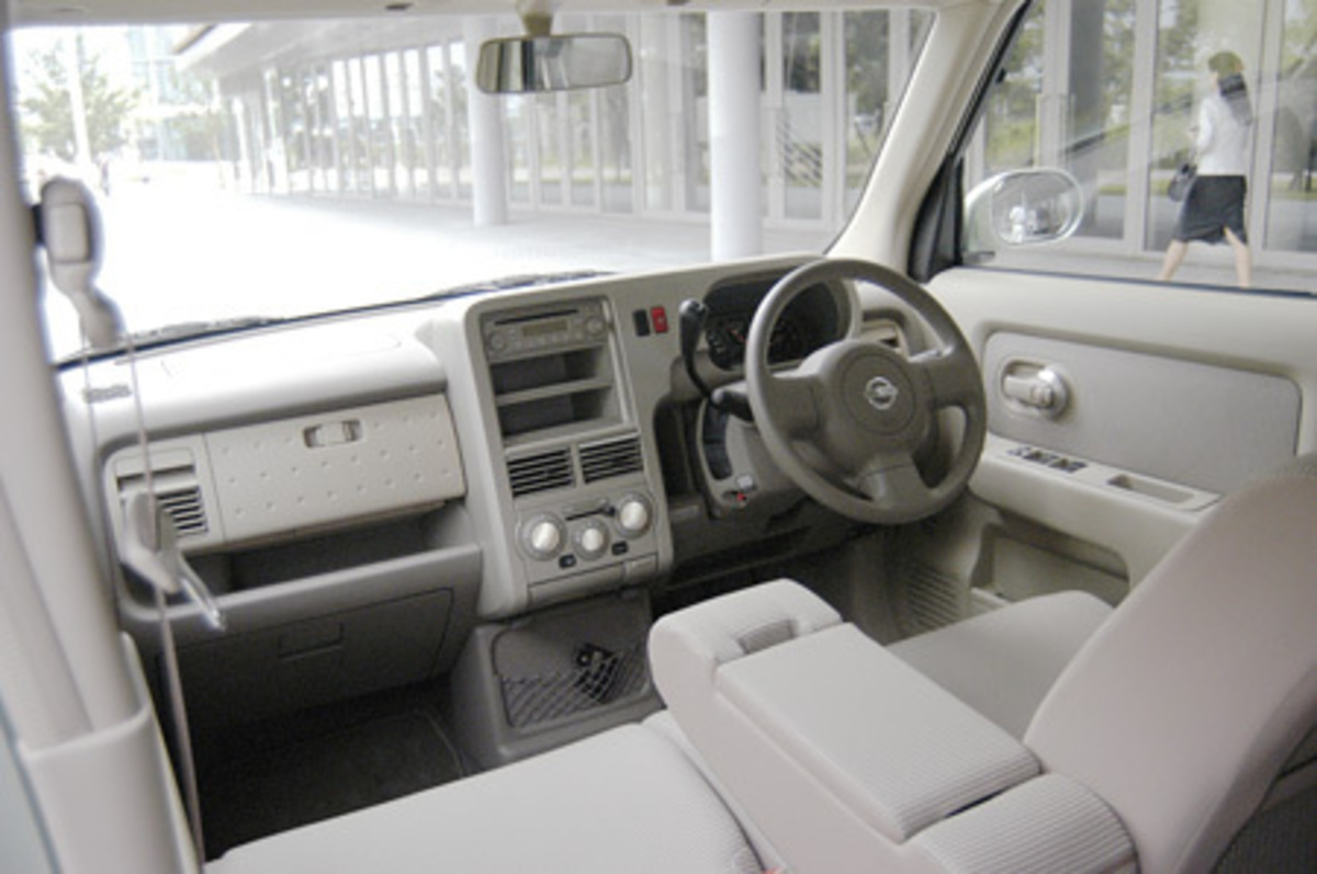 日産・キューブキュービックEX（CVT）／キューブキュービックSX（4AT