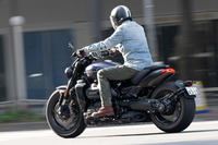 デビューから20年の間に、劇的に洗練されたモデルとなった「ロケット3」。バイクとしての大幅な進化に感心するいっぽうで、以前のモデルにあった危うさやアクの強さを思い出し、一抹の寂しさも感じてしまった。