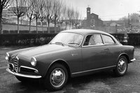 1956年に「ジュリエッタ スプリント」のハイパワーモデルとして登場した「ジュリエッタ スプリント ヴェローチェ」。ヴェローチェ（Veloce）はイタリア語で「迅速に」という意味で、やはり高性能モデルの名称として使われた。