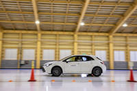 4シーズン経過程度まで劣化させた「アイスガード6 iG60」の走行シーン。20km/hからのフルブレーキでは、新品が5.0～6.0mで停止したのに対し、劣化仕様は5.5～6.5mで停止した。