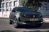 「プジョー3008」がマイナーチェンジ　フロントデザインを一新