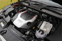 パワープラントには「S4」「S5」と同じく3リッターV6ターボエンジンを採用。354psの最高出力と、500Nmの最大トルクを発生する。