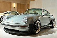 964型「ポルシェ911」のレストアを手がけるシンガーがコーンズとパートナーシップ契約を締結