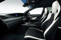 “F”ならではのスポーティーな走りを強化した「レクサスGS F」発売の画像