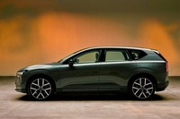 「EX60」のボディーサイズはEX60が全長×全幅×全高＝4803×1899×1635mmで、ホイールベースは2970mm。