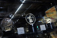 ルネ・ラリックの手によるガラス製のカーマスコット。カーマスコットの中でも、ガラス製のものは特に貴重なものとされる。