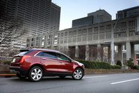 ラインナップ上は「SRXクロスオーバー」の後継モデルにあたる「XT5クロスオーバー」だが、その中身は完全に新設計。運動性能や乗り心地の向上に加え、より高効率なパッケージングも実現している。