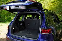 メルセデス・ベンツが新型SUV「GLB」を日本導入　手ごろなサイズの3列7人乗りモデルの画像