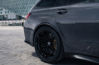 「ピレリPゼロ」タイヤを装着した「BMW M5ツーリング」。