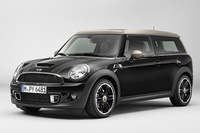 「MINIクーパーS クラブマン」の「ボンド・ストリート・パッケージ」装着車。
    