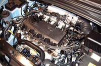 1.3リッター直4エンジンは、可変バルブタイミングなどの機構をもたない、シンプルなもの。1000rpmから4000rpmのトルクの太さがジマン。実用性能重視型、と謳われる。燃費は、10・15モードでリッター14.0km。カタログ値とはいえ、国産モデルに較べると、ちょっと見劣りするのは否めない。輸入車ではめずらしく、平成12年度基準排出ガス50％低減レベルの、「優ー低排出ガス車」に認定された。」