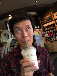 【写真8】幸いドイツのスターバックスでは、わが名前を正確に記してくれた。