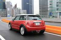 MINIクーパー（FF/6AT）【試乗記】の画像