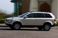 【スペック】XC90 ノルディック:全長×全幅×全高＝4810×1910×1780mm／ホイールベース＝2855mm／車重＝2150kg／駆動方式＝4WD／3.2リッター直6DOHC24バルブ（238ps/6200rpm、32.6kgm/3200rpm）／価格＝624.0万円（テスト車＝同じ）