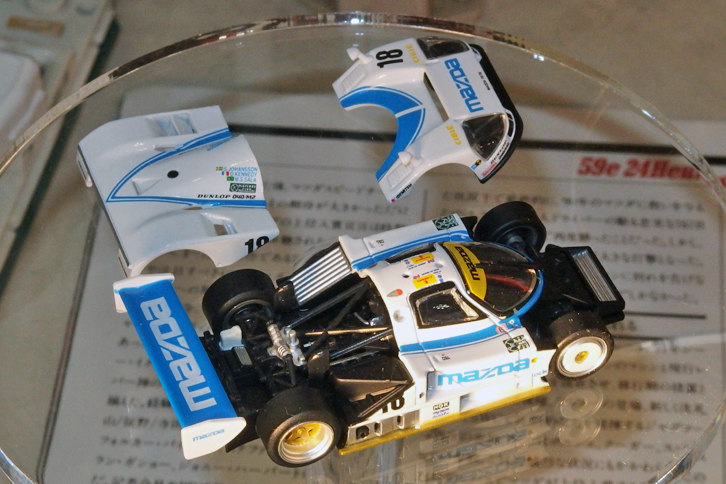 トミカリミテッドヴィンテージNEOの「マツダ787B」。レナウンチャージカラーの1991年ルマン優勝車（55号車）は発売中だが、これは総合6位となったマツダワークスカラーの18号車。価格・発売時期ともに未定。