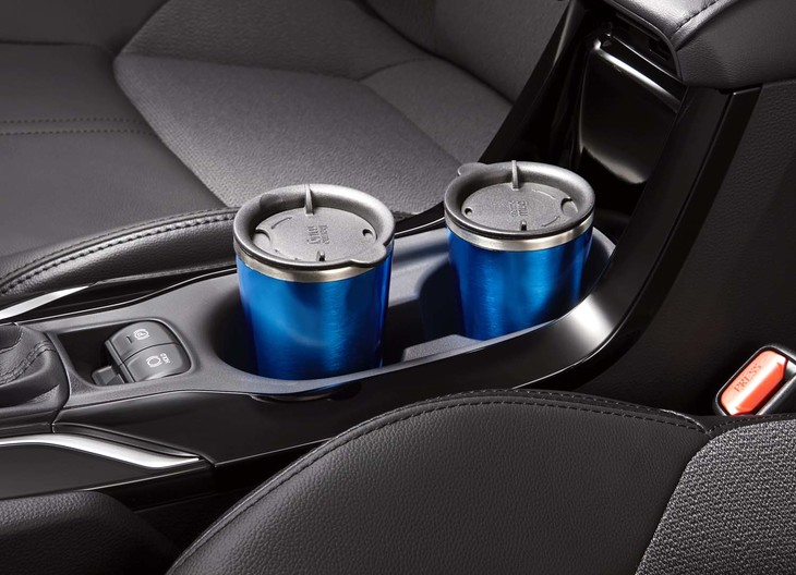 トヨタ・カローラ クロス（センターコンソールのカップホルダー）