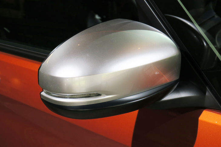 ホンダ・フリード ハイブリッド クロスター（FF）（ドアミラー）